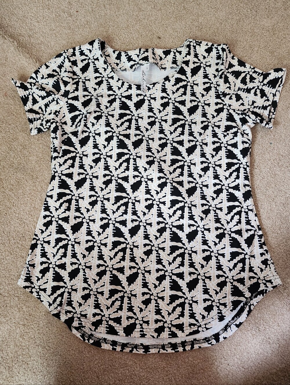 Lulu-B Black & White Short Sleeve Geometric Tee